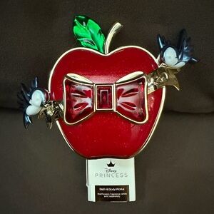 Bath & Body Works Snow White Wallflower Plug